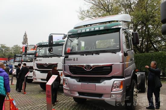 重汽豪曼4X2牽引車(chē).jpg