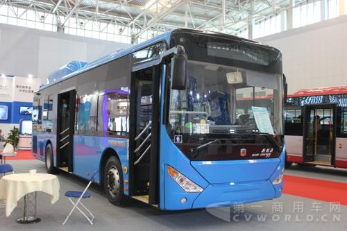 中通LCK6106PHENVQ風(fēng)采插電式混合動(dòng)力城市客車(chē) (9).jpg