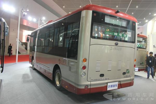 宇通ZK6805BEVG1純電動(dòng)城市客車 (1).jpg