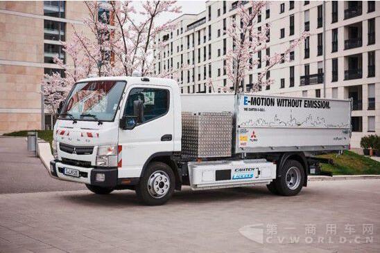 戴姆勒正在斯圖加特測試Fuso E-Cell 電動卡車2.jpg