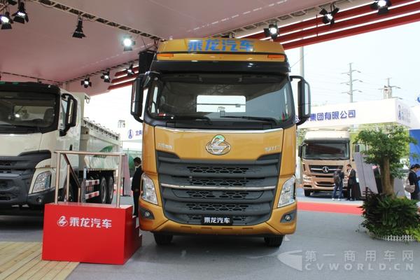 東風(fēng)柳汽乘龍6×4平頭牽引車（H7-玉柴6K） (2).jpg