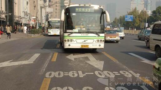 公交車專用車道.jpg