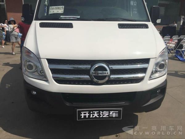 現(xiàn)場(chǎng)展車.jpg