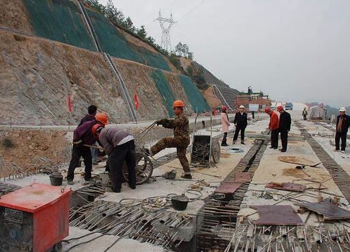 西藏公路建設投資.jpg