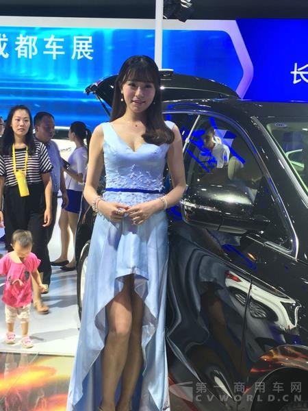 成都車展美女欣賞.jpg