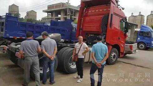 江西新余北奔V3ET牽引車交車儀式.jpg