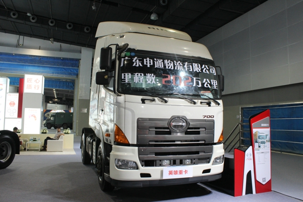 廣汽日野展示的運行了202萬公里無大修的4X2牽引車 (2).jpg