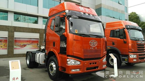 J6P 4X2牽引車.jpg