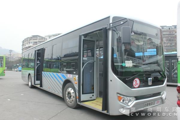 吉利遠(yuǎn)程純電動(dòng)公交客車.jpg