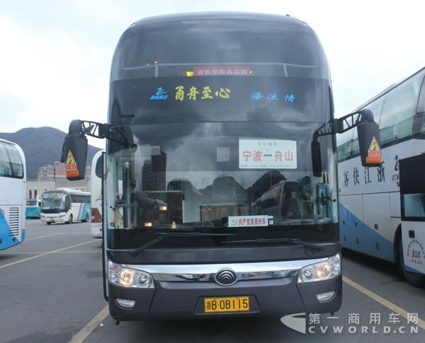 往返于舟山至寧波的宇通高端定制車(chē)輛 (3).jpg