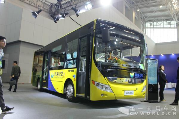 宇通ZK6845BEVG電動(dòng)公交.jpg