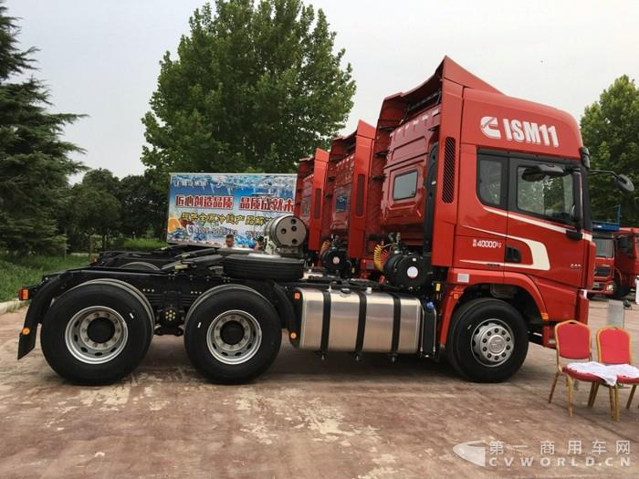 德龍X3000 6x4 康明斯財富版牽引車 (6).jpg