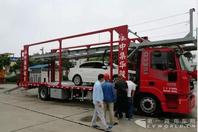 中集華駿中置軸轎運(yùn)車(chē)順利交付客戶(hù).jpg