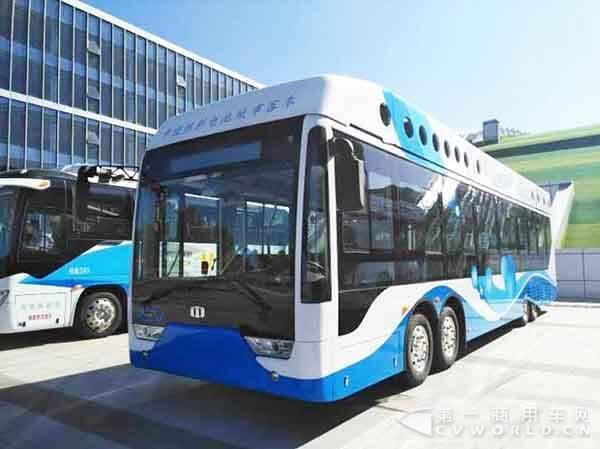 燃料電池車1.jpg