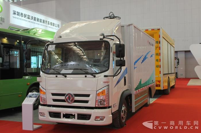 東風(fēng)特汽T7純電動物流車.jpg