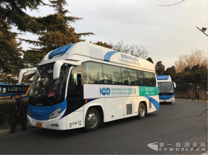 福田歐輝氫燃料電池客車為中國電動汽車百人會論壇（2018）上與會嘉賓提供全程接送服務(wù)_meitu_10.jpg