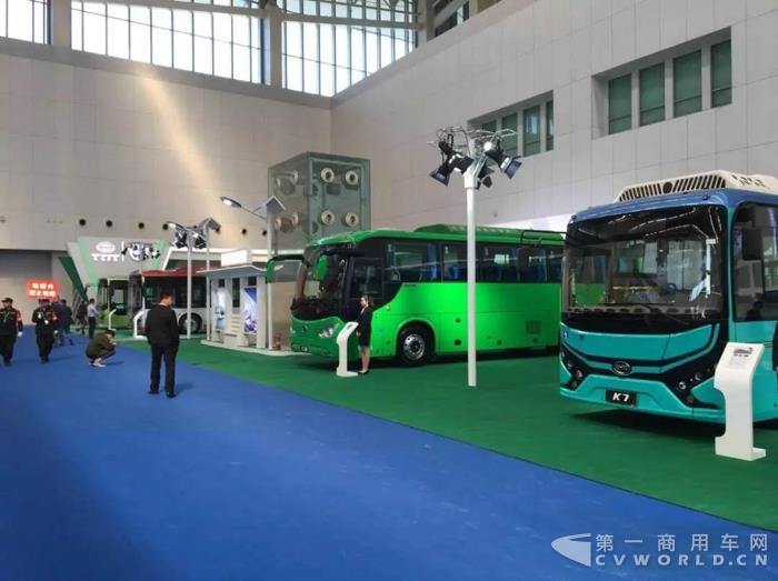 高端科技成就行業(yè)標(biāo)桿 比亞迪商用車亮相天津客車展.jpg