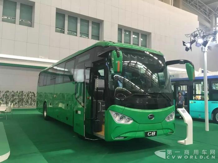 高端科技成就行業(yè)標(biāo)桿 比亞迪商用車亮相天津客車展3.jpg