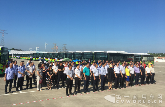 刷新汕頭市投放記錄 比亞迪600臺(tái)便民純電動(dòng)公交車啟動(dòng)交付603.png