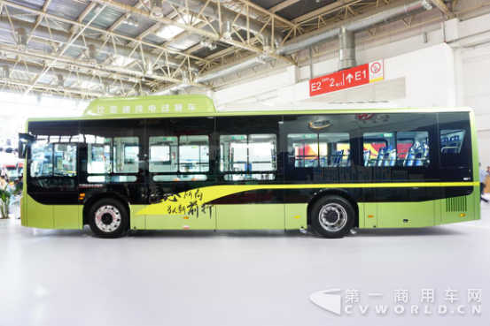 一級踏步 比亞迪2018款K8純電動公交車亮點解析5.png