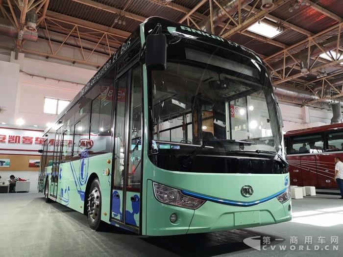 安凱第六代純電動(dòng)客車3.jpg