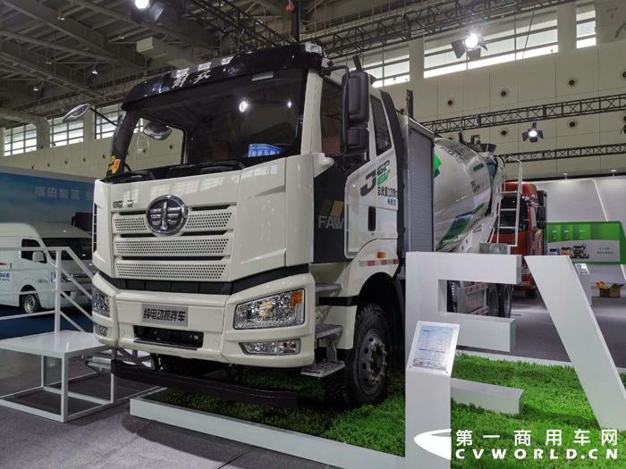 一汽解放J6P 8×4 純電動攪拌車.jpg