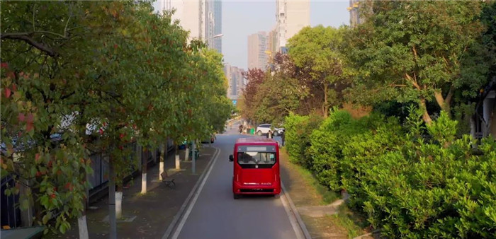 TA智能高效，中車云”加持，實現(xiàn)人、車、云互聯(lián)互通，高鐵級技術(shù)，輕量化車身，電機直驅(qū)+圓柱齒輪減速，更節(jié)能，更高效。