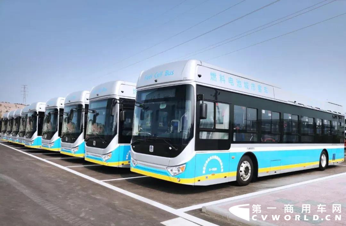 吉利星際氫燃料電池城市客車C12F批量交付張家口市.png