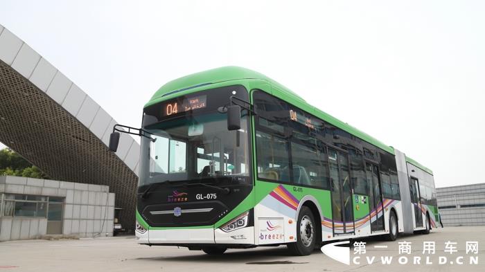 出口巴基斯坦的中通18米BRT.jpg