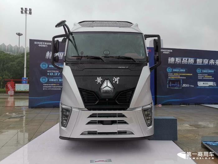 黃河X7 610馬力牽引車，搭載濰柴WP14T發(fā)動機2.jpg