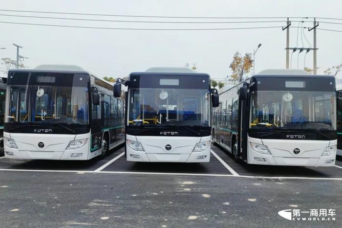 12月30日，50輛歐輝BJ6105純電動城市客車正式交付荊州公交，車輛將投入運營當?shù)厥袇^(qū)及城郊線路，在助力公共出行惠民便民的同時，也帶動古城綠色崛起。