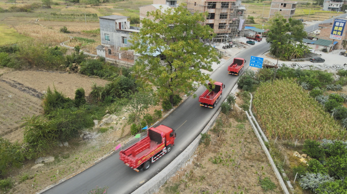 上汽紅巖杰豹C6自卸車4.png