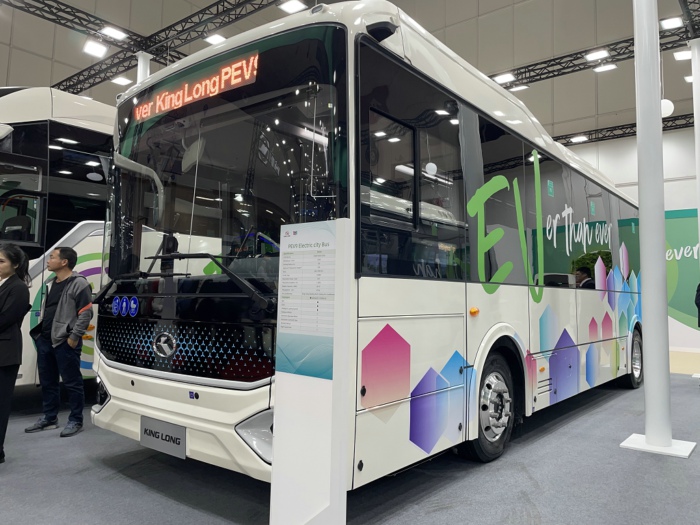 金龍PEV9-9米純電公交車.jpg