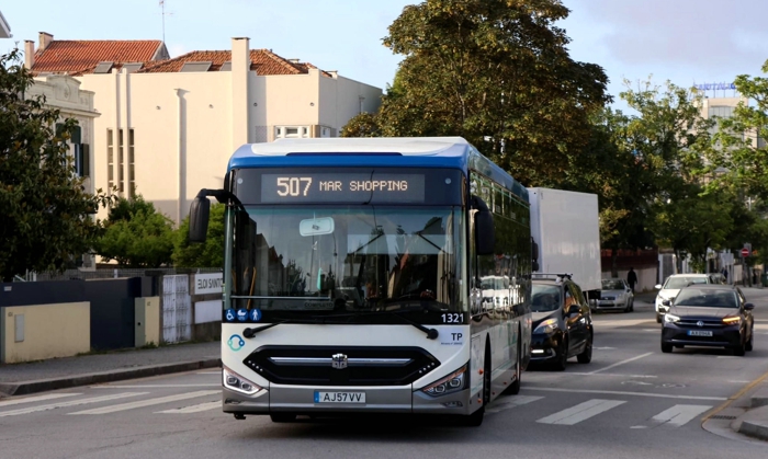 服務(wù)葡萄牙的中通N系純電動城市客車.jpg