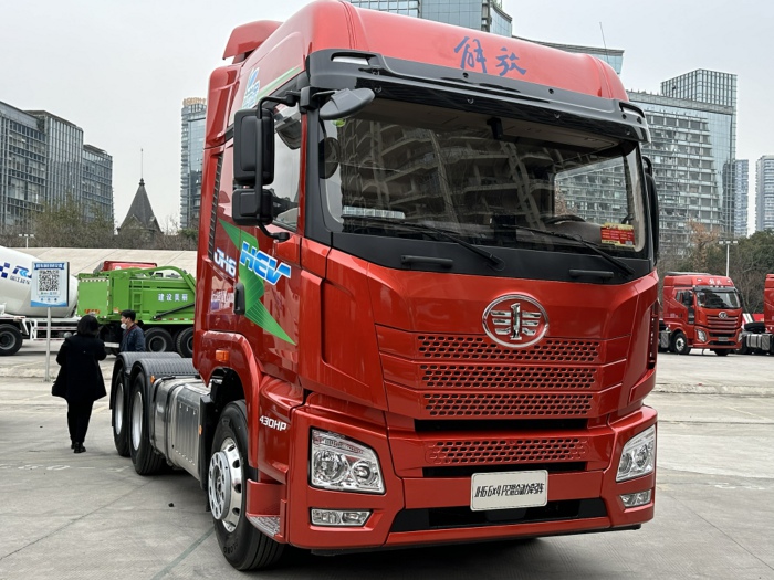 JH6 P2混動(dòng)牽引車22.jpg