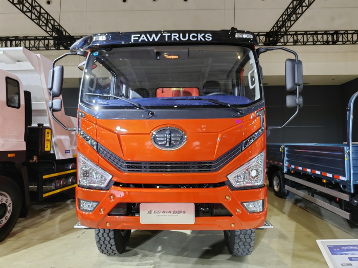 虎6G4×4自卸車2.jpg