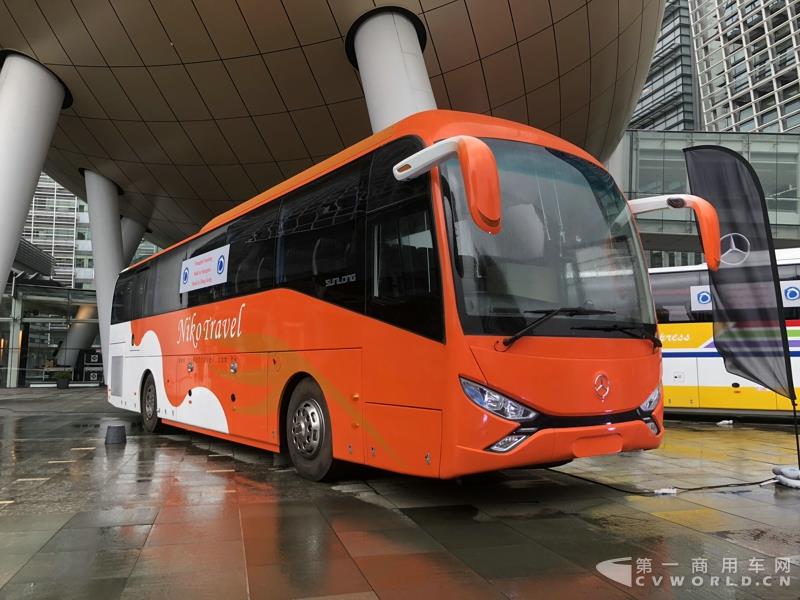 申龍SLK6116HKB歐六柴油客車，全部采用奔馳底盤