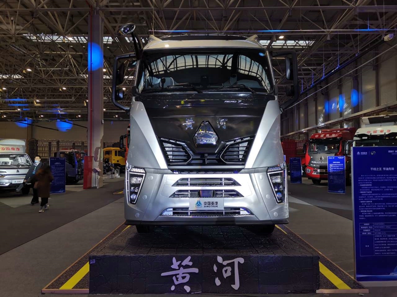 重汽黃河X7 6×4牽引車，搭載濰柴WP10.5H發(fā)動機，國六