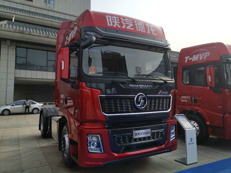 德龍X5000 4×2國六460馬力超值版牽引車