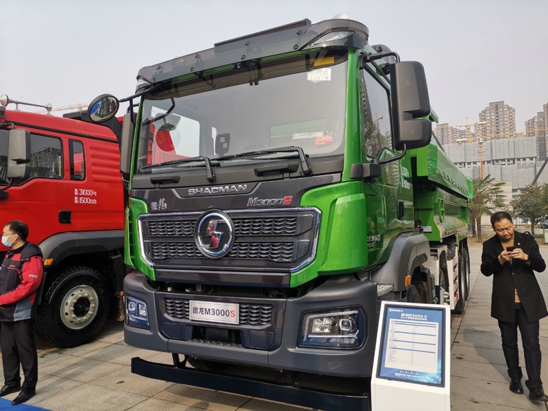 德龍M3000 S 8×4城建標(biāo)準(zhǔn)版自卸車