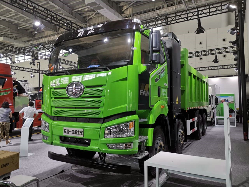 一汽解放J6P 8×4 換電自卸車（充換一體）